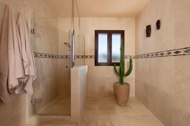 3 sypialnia Willa na sprzedaż w Marbesa, Marbella z basenem - 1 995 000 € (Ref: 9626064)