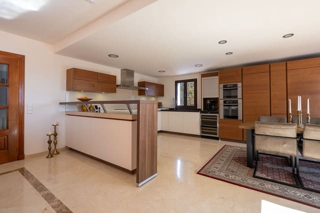 3 sypialnia Willa na sprzedaż w Marbesa, Marbella z basenem - 1 995 000 € (Ref: 9626064)