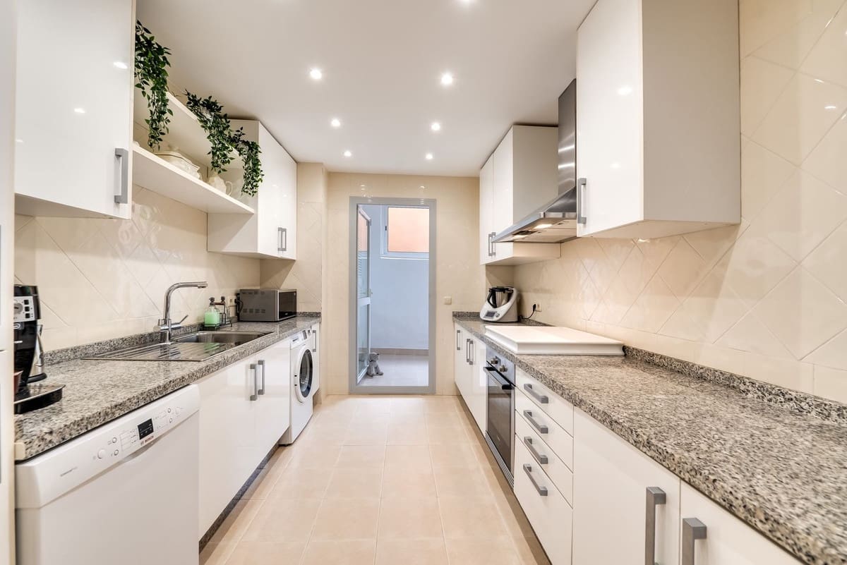 3 sovrum Lägenhet till salu i Elviria med pool - 520 000 € (Ref: 9626065)