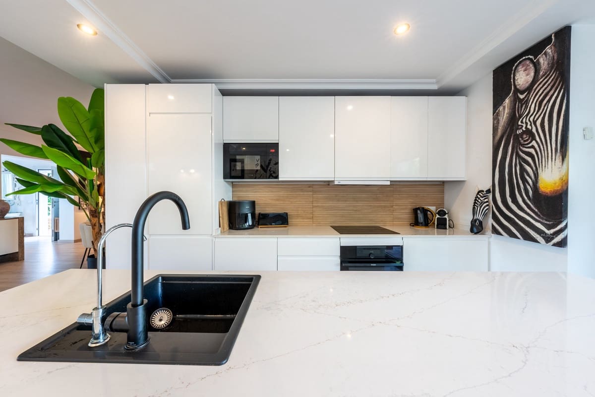 3 quarto Casa em Banda para venda em Marbella com piscina - 795 000 € (Ref: 9652275)