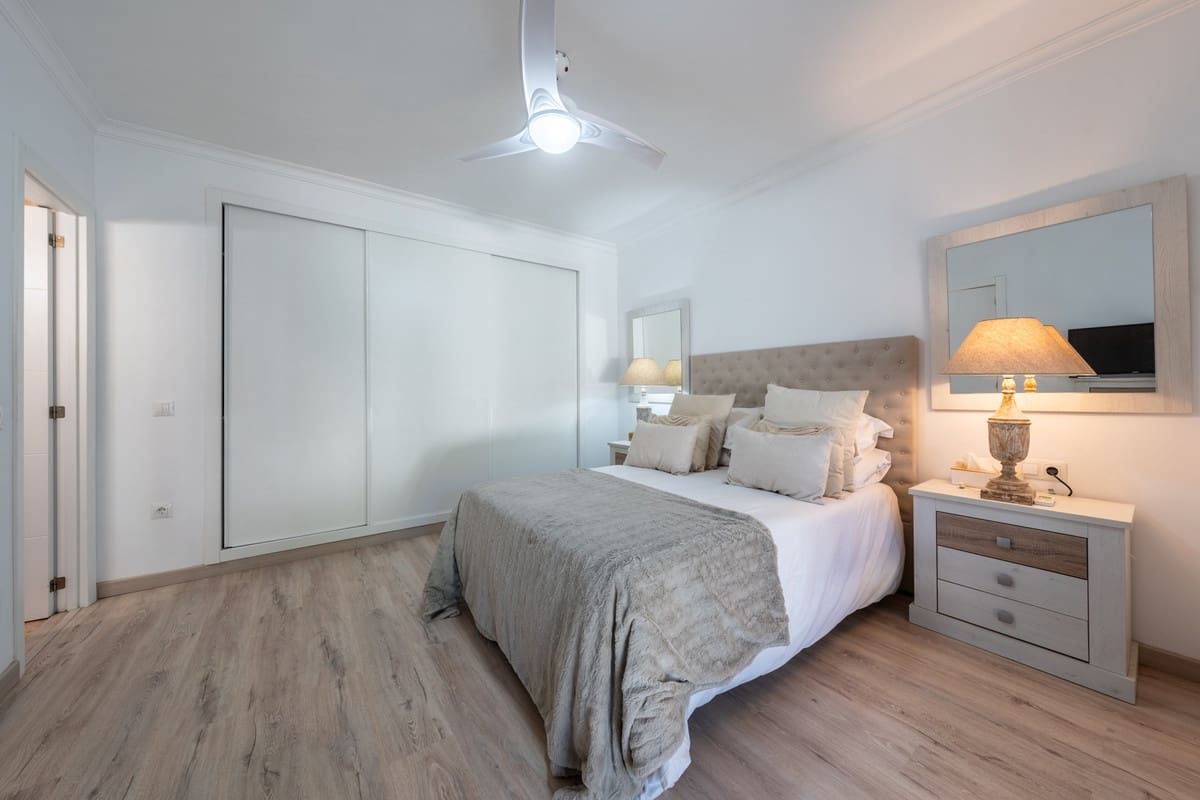 3 quarto Casa em Banda para venda em Marbella com piscina - 795 000 € (Ref: 9652275)