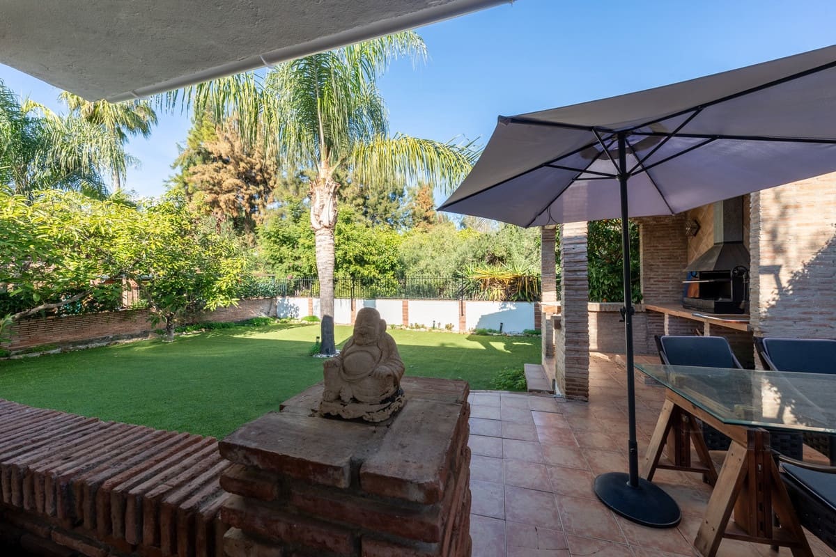 3 quarto Casa em Banda para venda em Marbella com piscina - 795 000 € (Ref: 9652275)