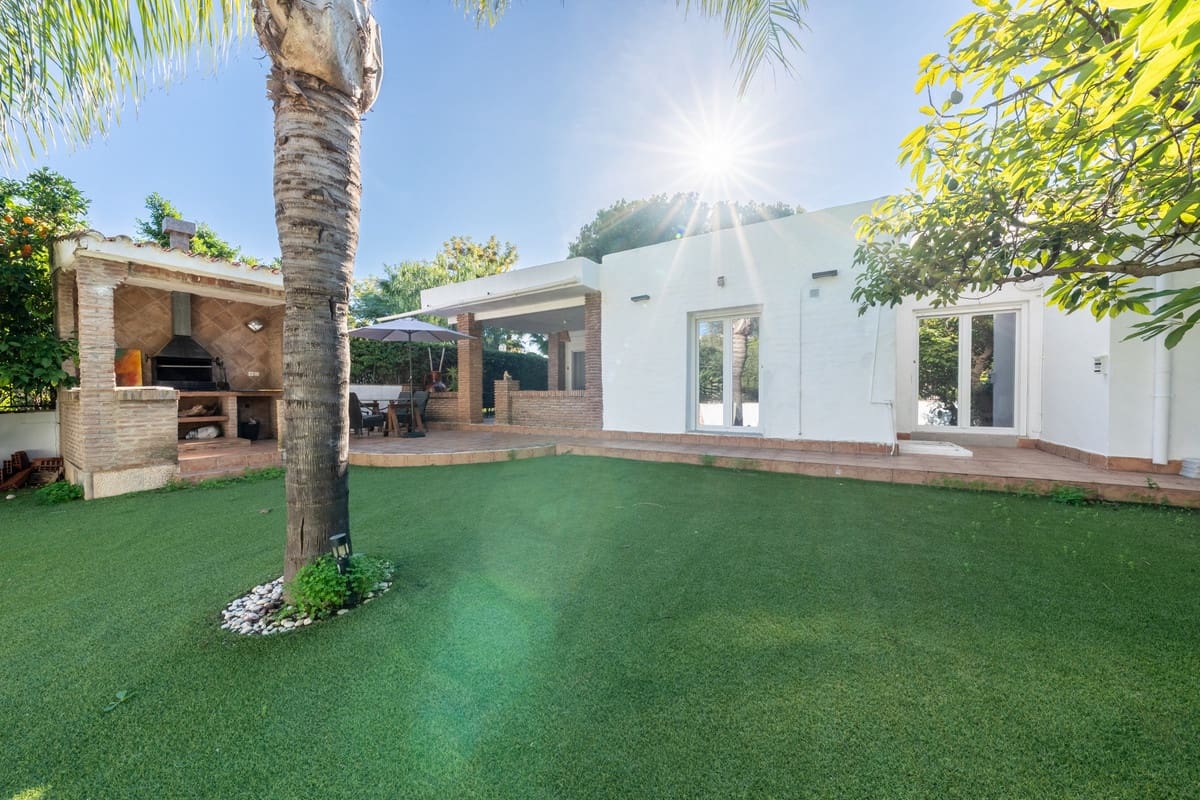 3 quarto Casa em Banda para venda em Marbella com piscina - 795 000 € (Ref: 9652275)