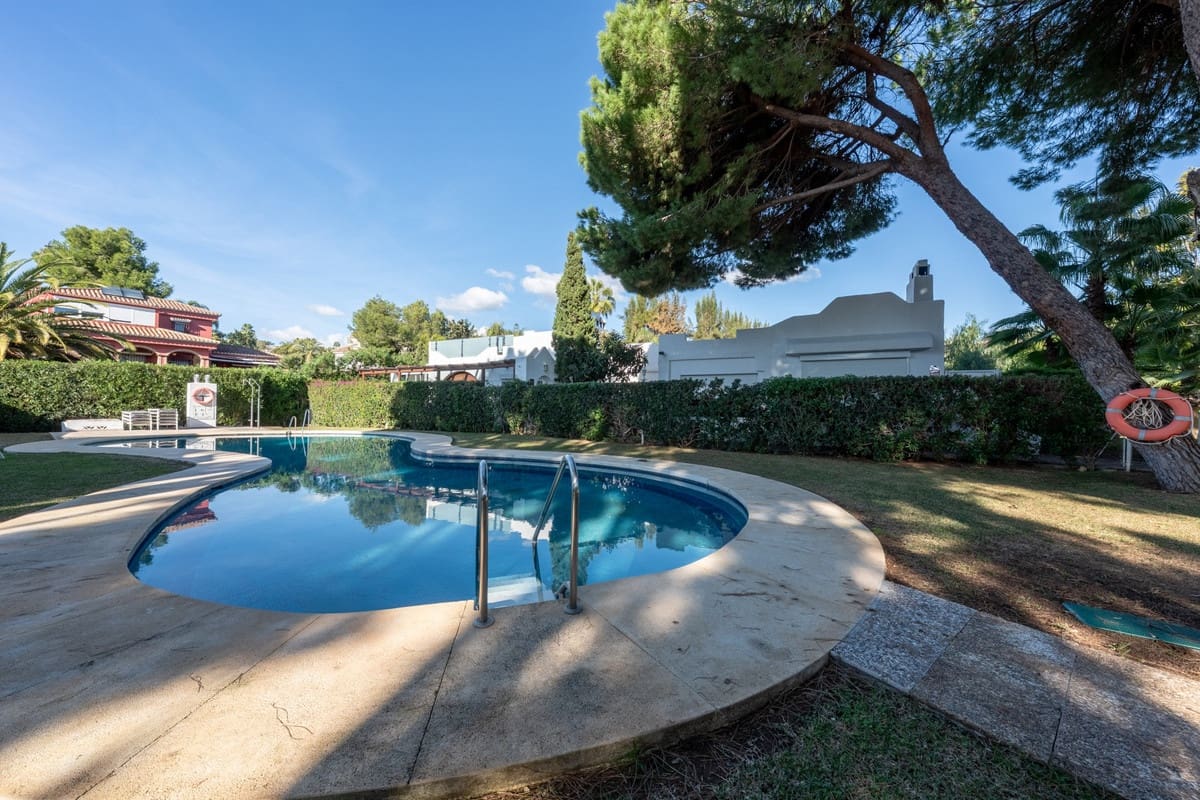 3 quarto Casa em Banda para venda em Marbella com piscina - 795 000 € (Ref: 9652275)