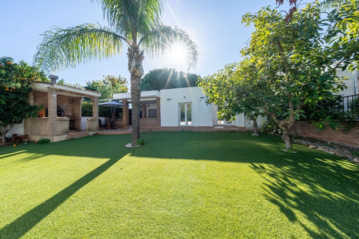 3 quarto Casa em Banda para venda em Marbella com piscina - 795 000 € (Ref: 9652275)