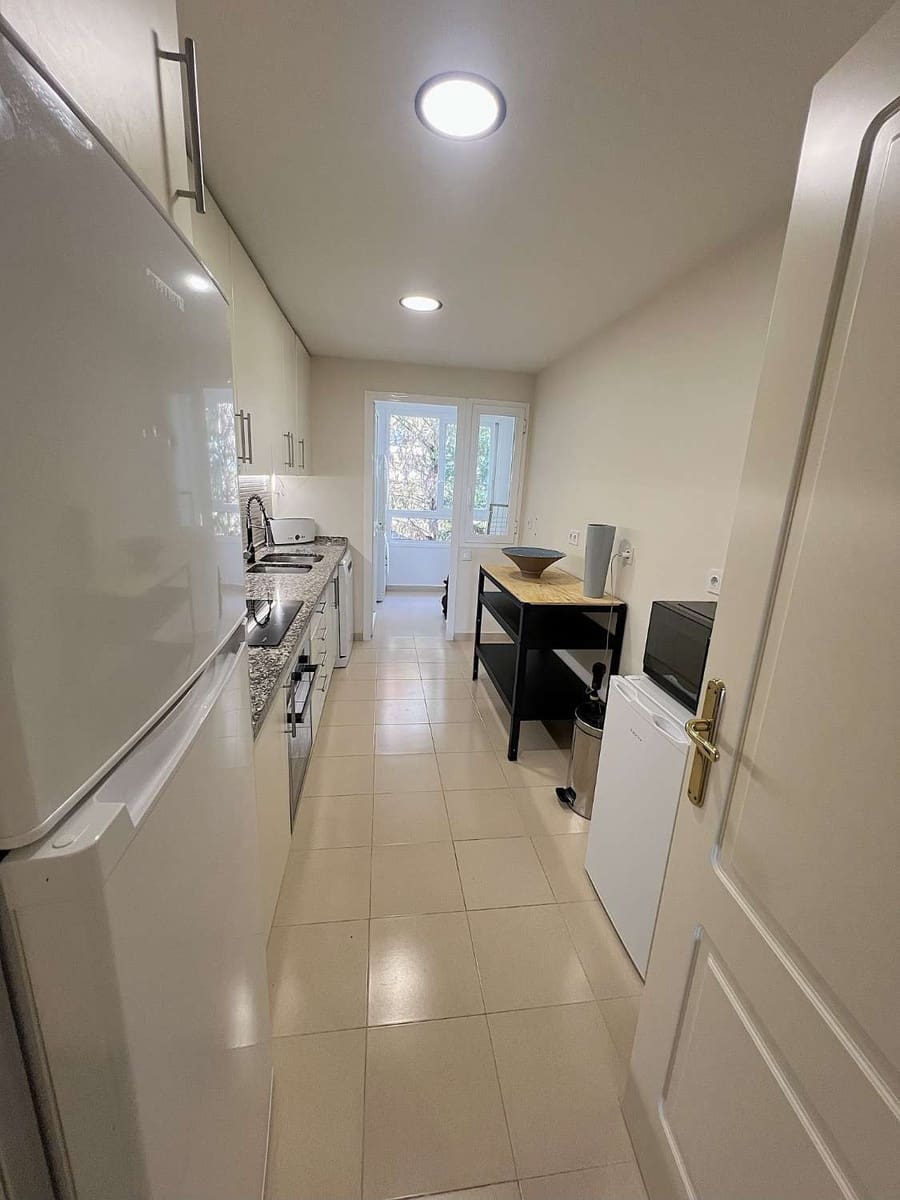 3 bedroom Penthouse for sale in Benahavis with pool - € 795,000 (Ref: 9652276)