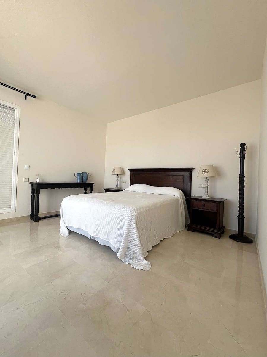 3 bedroom Penthouse for sale in Benahavis with pool - € 795,000 (Ref: 9652276)