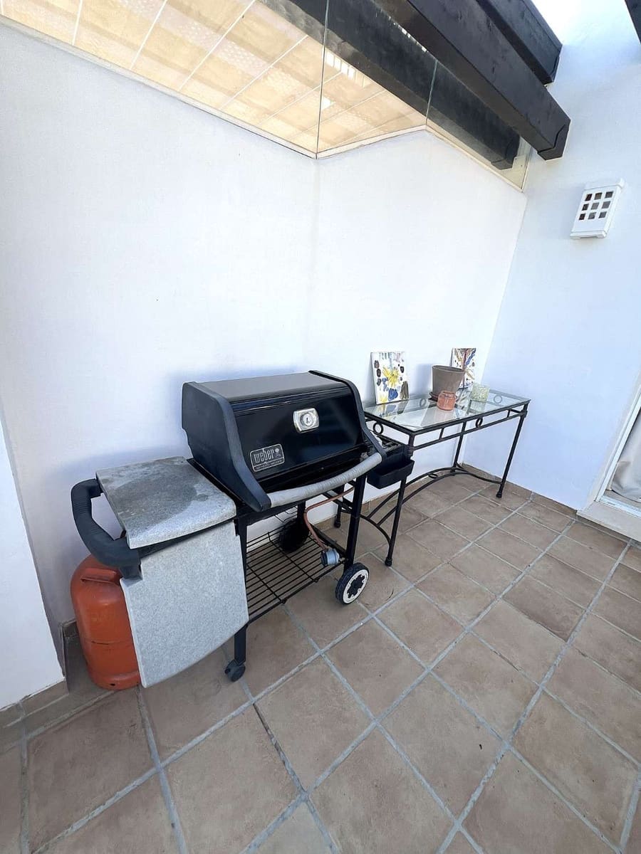 3 bedroom Penthouse for sale in Benahavis with pool - € 795,000 (Ref: 9652276)