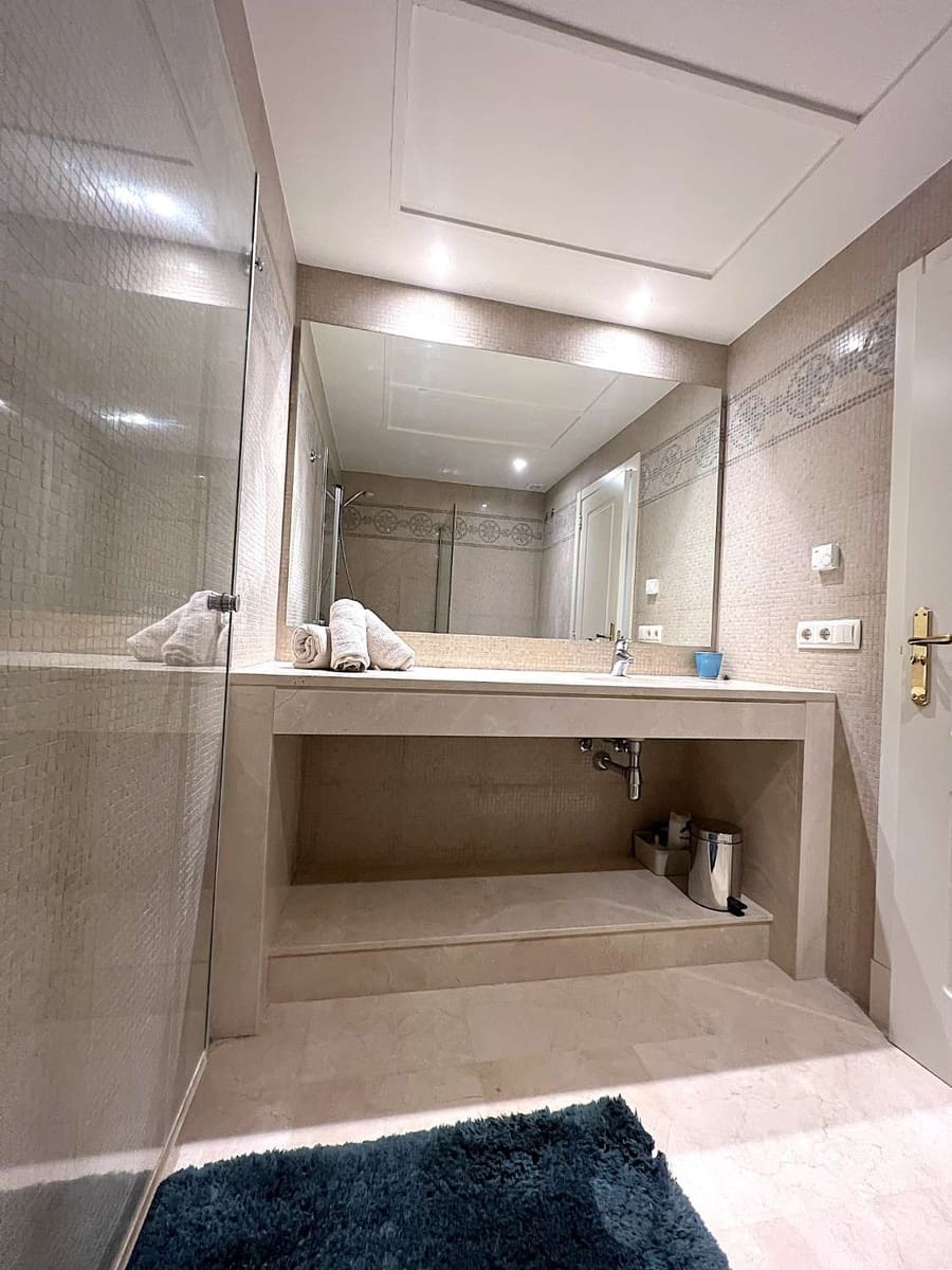 3 bedroom Penthouse for sale in Benahavis with pool - € 795,000 (Ref: 9652276)