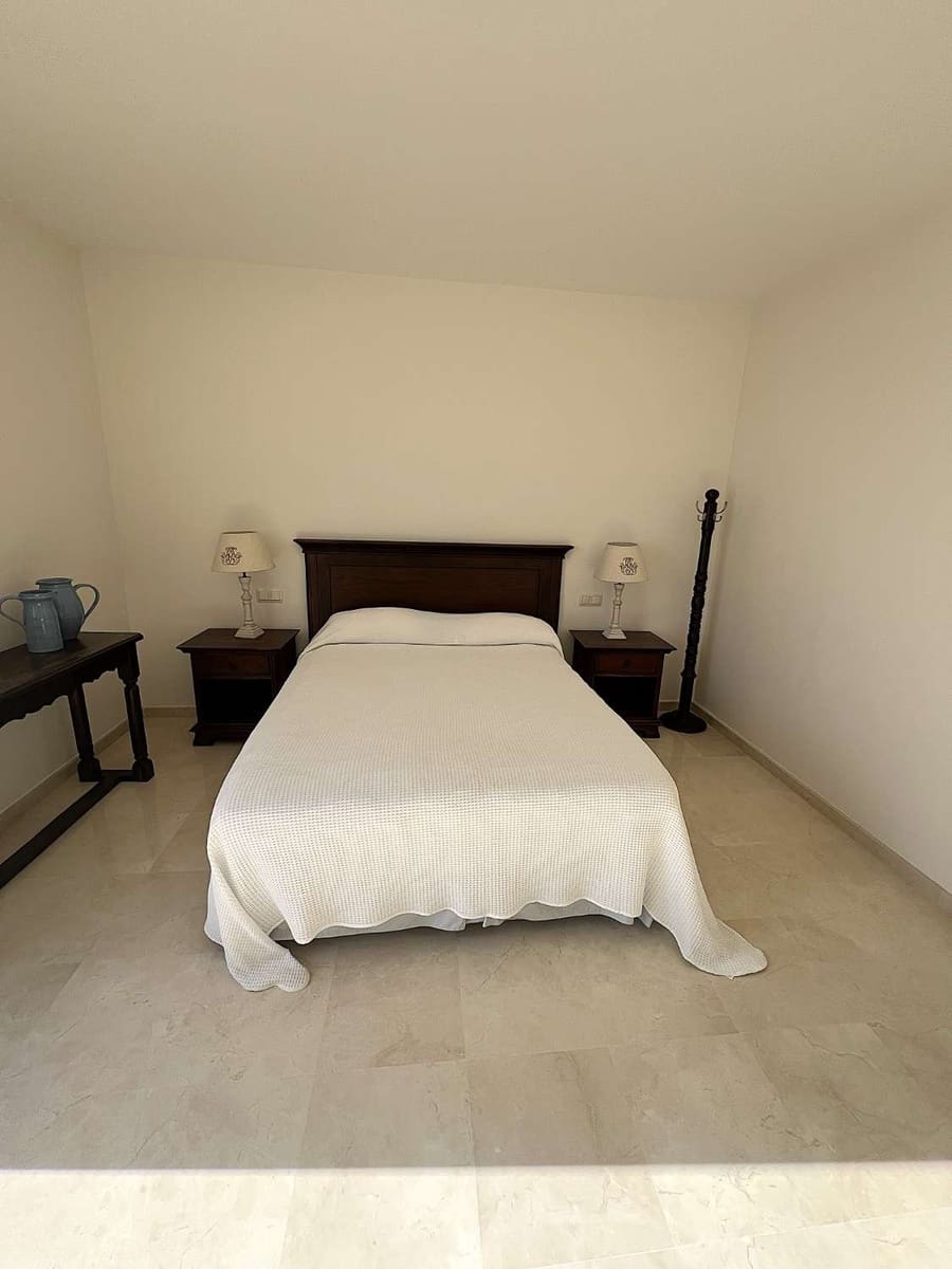 3 bedroom Penthouse for sale in Benahavis with pool - € 795,000 (Ref: 9652276)