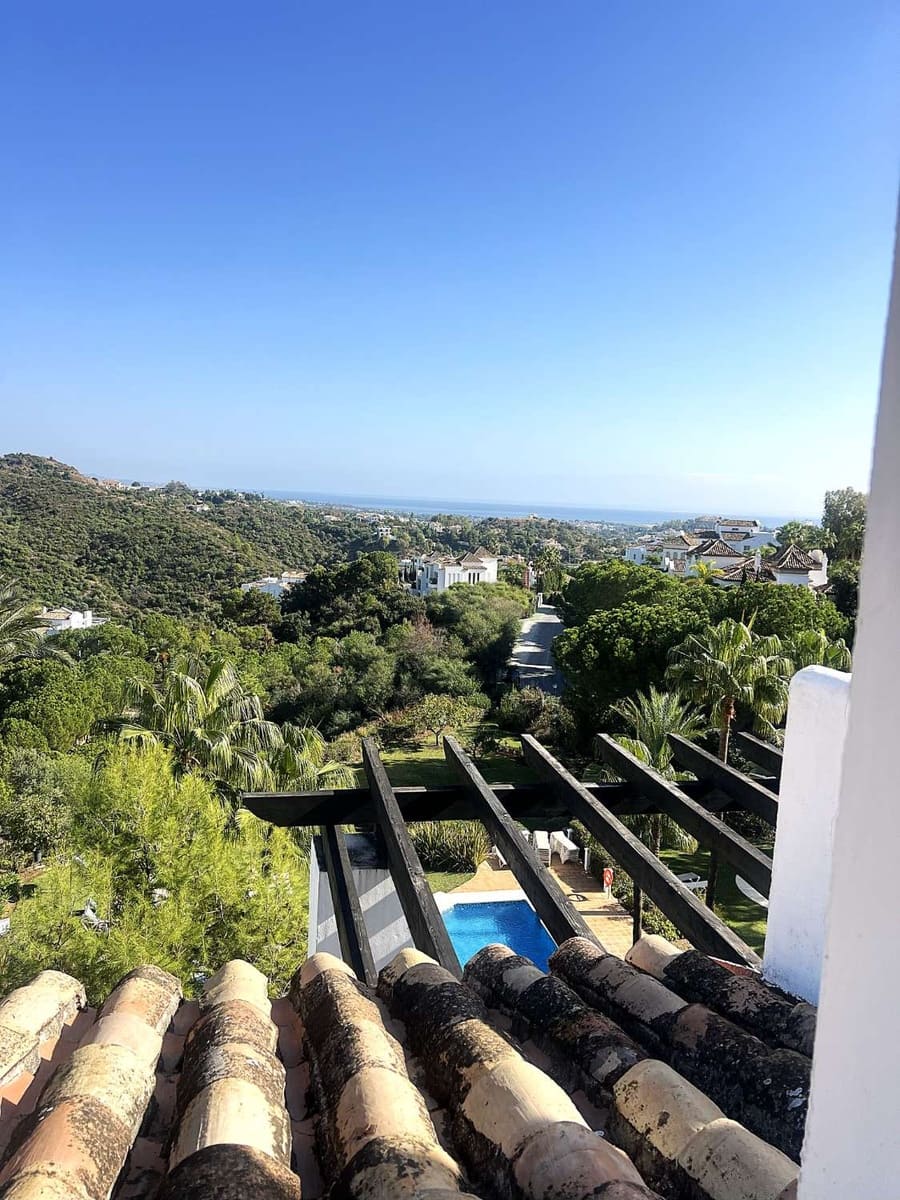 3 bedroom Penthouse for sale in Benahavis with pool - € 795,000 (Ref: 9652276)