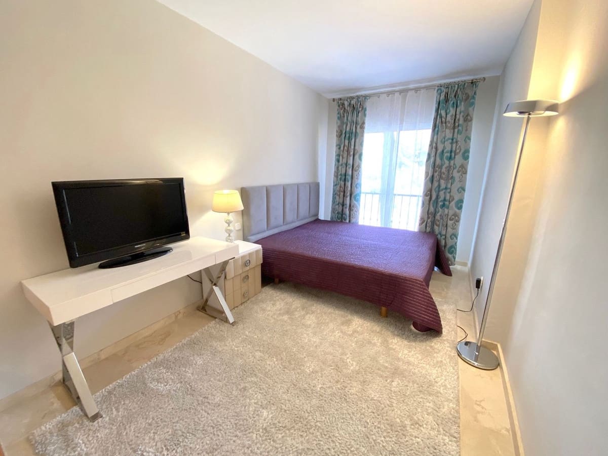 2 quarto Apartamento para venda em Aloha Golf com piscina - 390 000 € (Ref: 9656360)