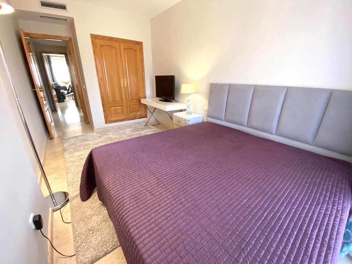 2 quarto Apartamento para venda em Aloha Golf com piscina - 390 000 € (Ref: 9656360)