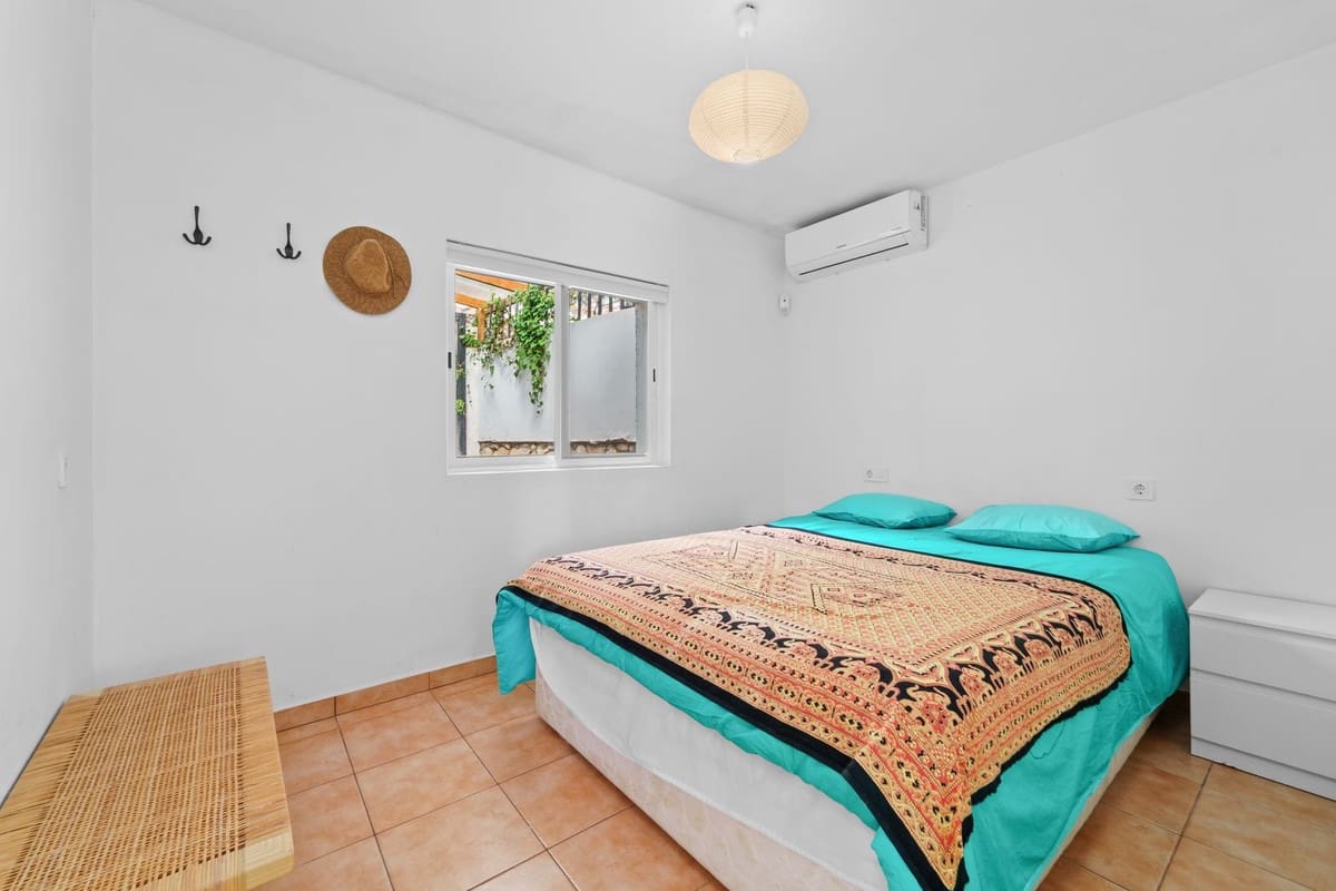 5 slaapkamer Villa te koop in Calahonda met zwembad - € 1.399.000 (Ref: 9656363)