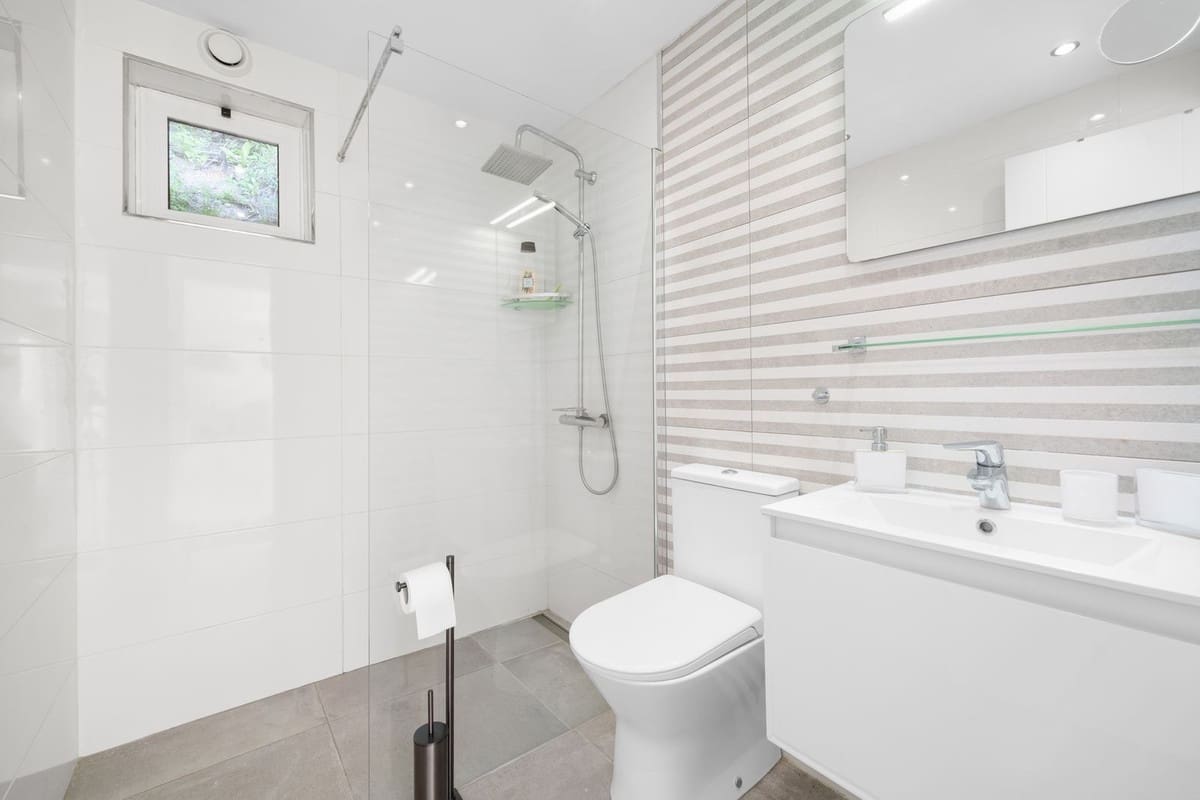 5 slaapkamer Villa te koop in Calahonda met zwembad - € 1.399.000 (Ref: 9656363)