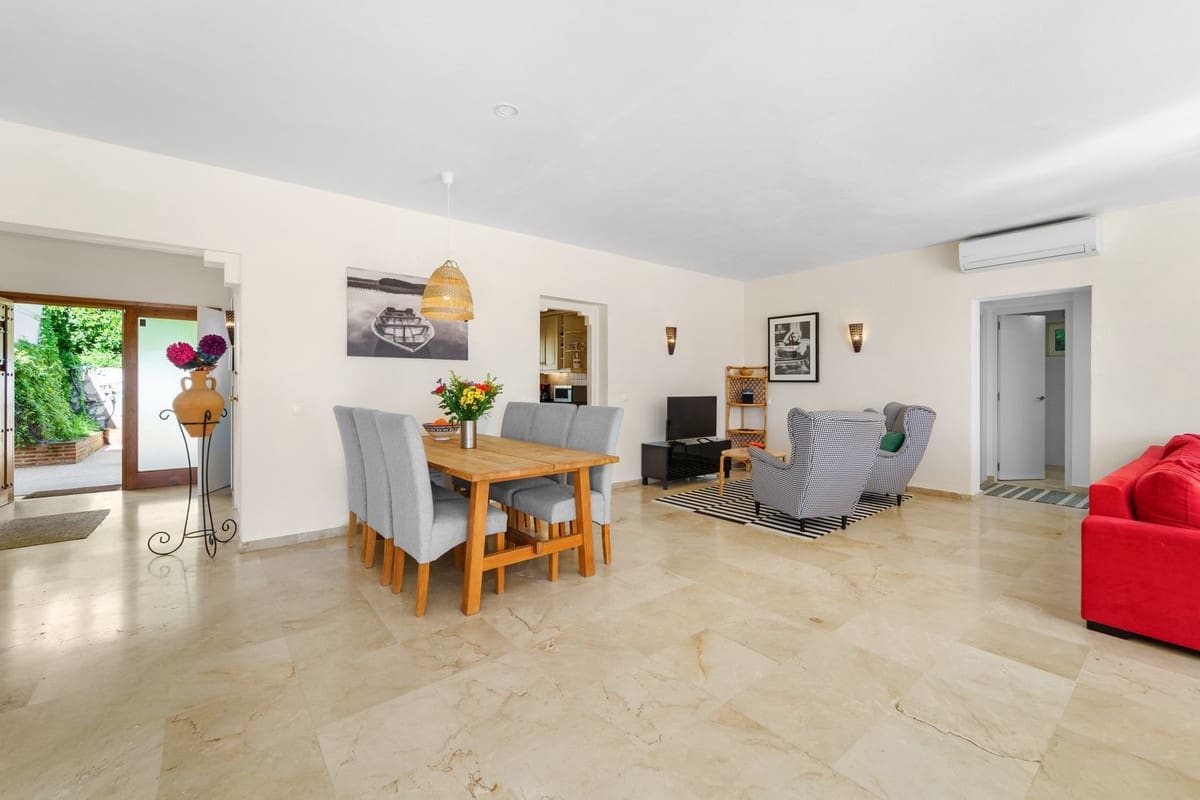 5 slaapkamer Villa te koop in Calahonda met zwembad - € 1.399.000 (Ref: 9656363)