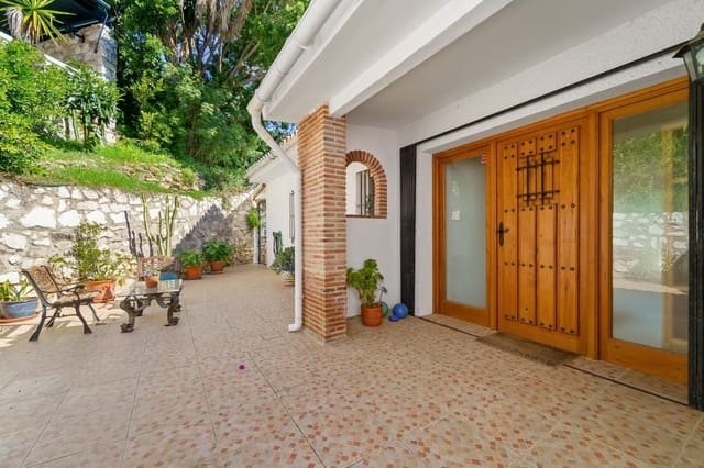 5 slaapkamer Villa te koop in Calahonda, Mijas met zwembad - € 1.399.000 (Ref: 9656363)