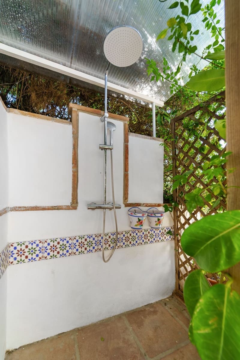 5 slaapkamer Villa te koop in Calahonda met zwembad - € 1.399.000 (Ref: 9656363)