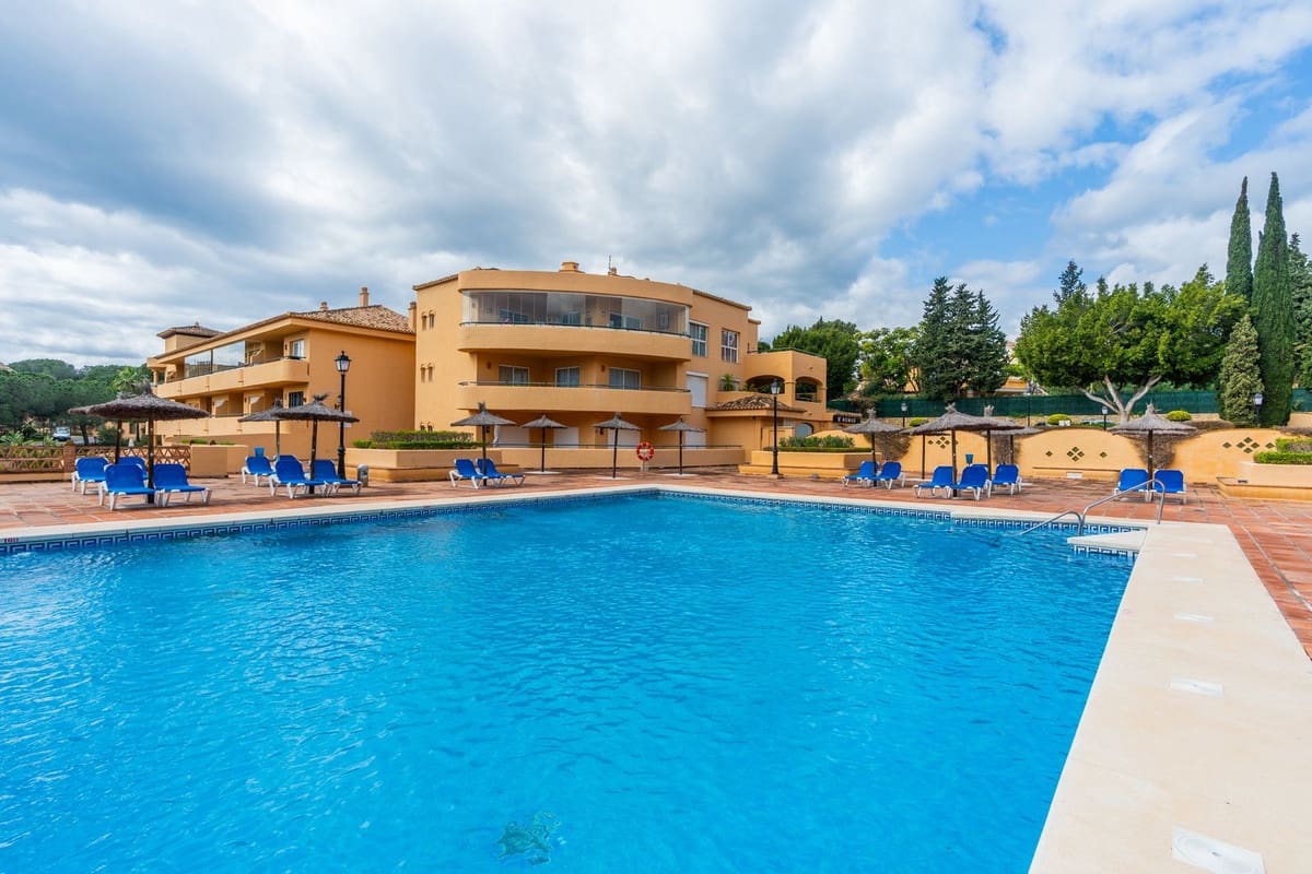 3 soveværelse Penthouse til salg i Elviria med swimmingpool - € 550.000 (Ref: 9662023)