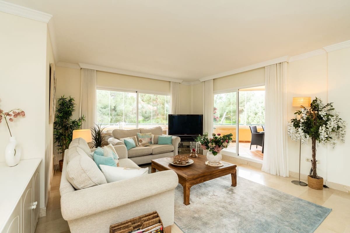 3 soveværelse Penthouse til salg i Elviria med swimmingpool - € 550.000 (Ref: 9662023)