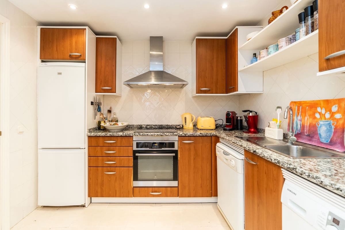 3 soveværelse Penthouse til salg i Elviria med swimmingpool - € 550.000 (Ref: 9662023)