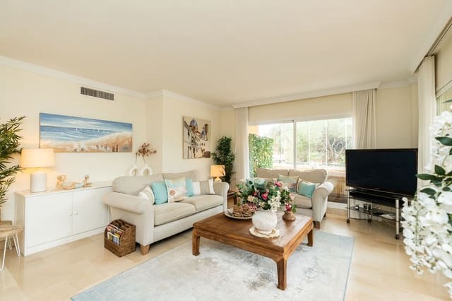 3 sovrum Takvåning till salu i Elviria, Marbella med pool - 530 000 € (Ref: 9662023)