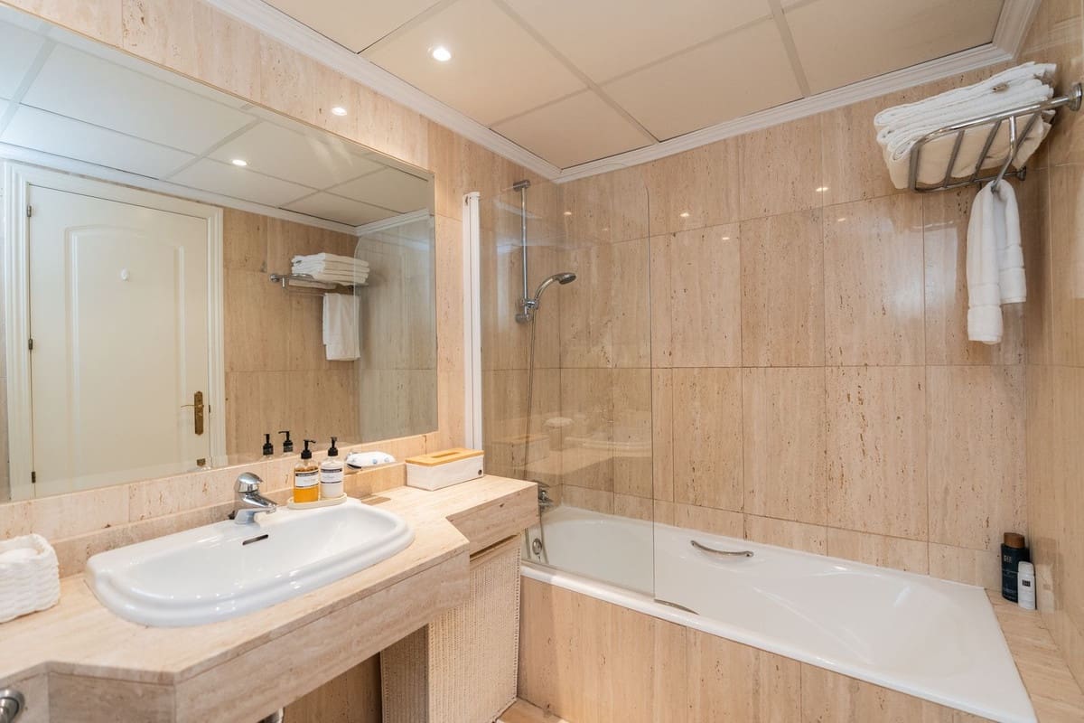 3 soveværelse Penthouse til salg i Elviria med swimmingpool - € 530.000 (Ref: 9662023)