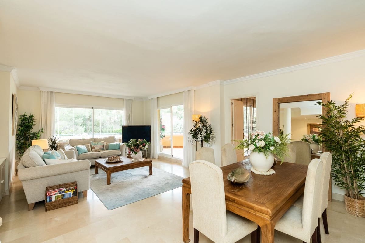 3 soveværelse Penthouse til salg i Elviria med swimmingpool - € 530.000 (Ref: 9662023)