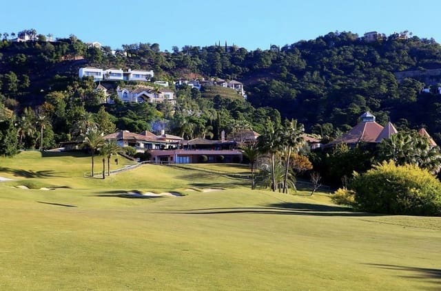 Grunde uden byggetilladelser til salg i La Zagaleta - El Madroñal, Benahavís - € 2.000.000 (Ref: 9696352)