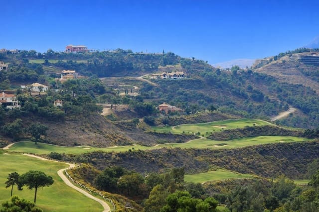 Grunde uden byggetilladelser til salg i La Zagaleta - El Madroñal, Benahavís - € 2.000.000 (Ref: 9696352)