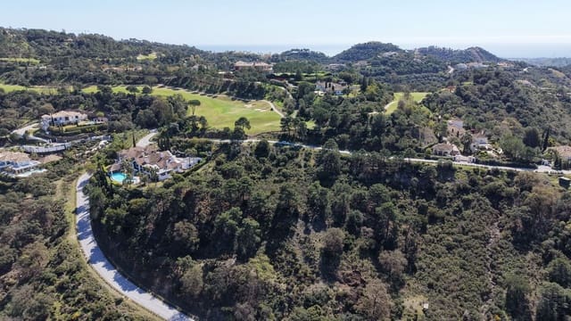 Grunde uden byggetilladelser til salg i La Zagaleta - El Madroñal, Benahavís - € 2.000.000 (Ref: 9696352)