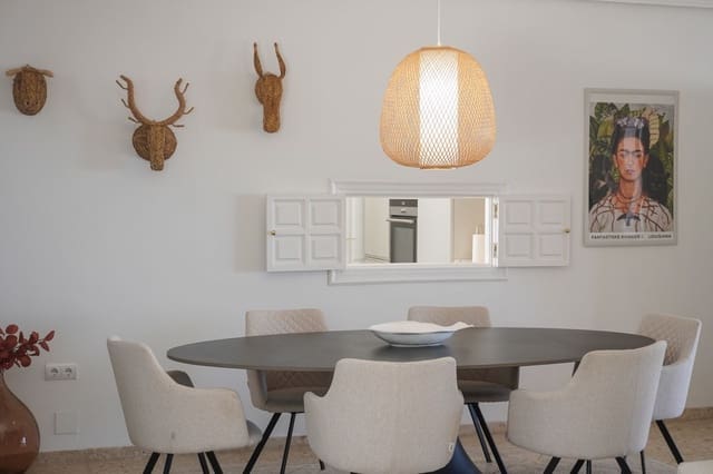 4 soveværelse Villa til salg i Parque Central, Estepona med swimmingpool - € 899.000 (Ref: 9704986)