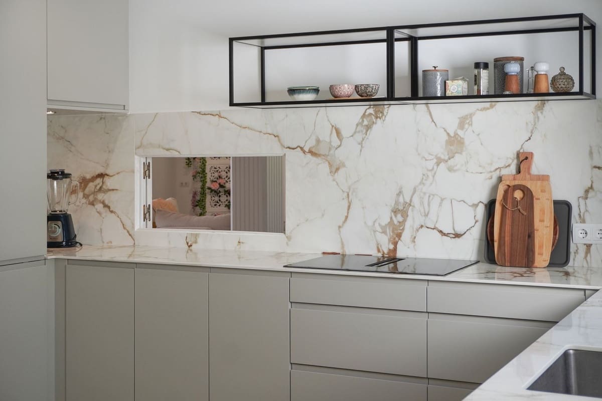 4 soveværelse Villa til salg i Estepona med swimmingpool - € 899.000 (Ref: 9704986)