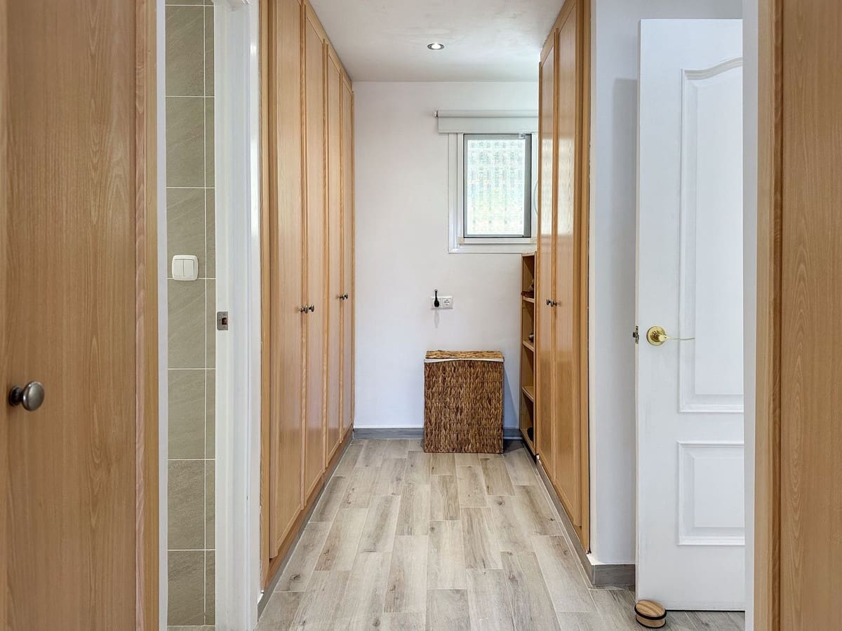 4 soveværelse Villa til salg i Estepona med swimmingpool - € 899.000 (Ref: 9704986)