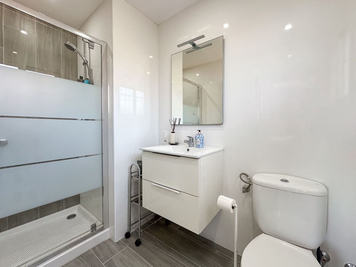 4 soveværelse Villa til salg i Estepona med swimmingpool - € 899.000 (Ref: 9704986)