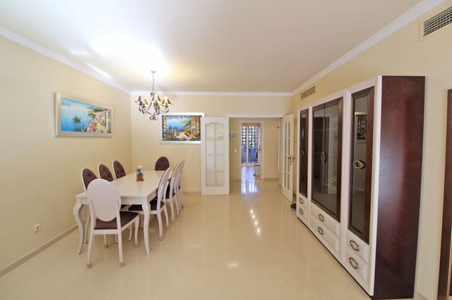 2 quarto Apartamento para venda em Puerto Banus, Marbella com piscina - 850 000 € (Ref: 9704989)