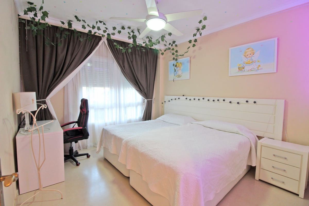 2 quarto Apartamento para venda em Puerto Banus com piscina - 850 000 € (Ref: 9704989)