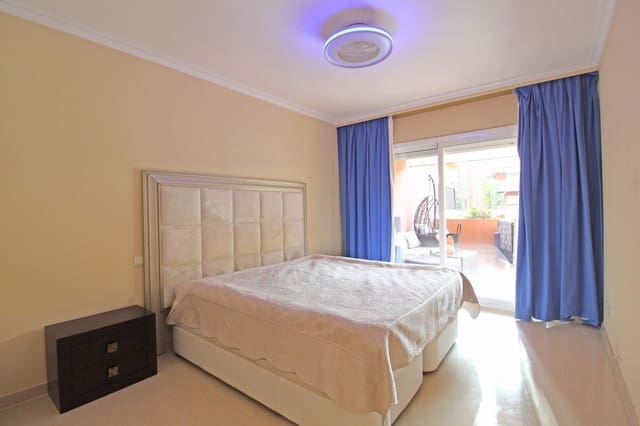 2 quarto Apartamento para venda em Puerto Banus, Marbella com piscina - 850 000 € (Ref: 9704989)