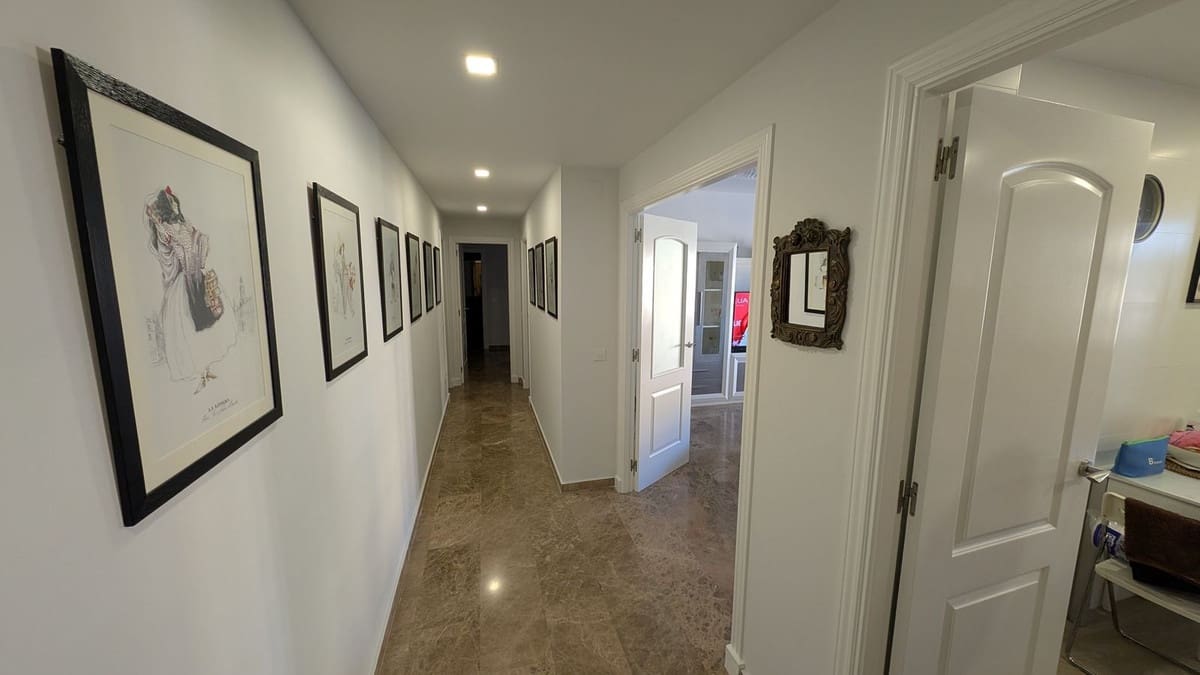 Apartamento de 2 habitaciones en San Pedro de Alcantara en venta con piscina - 550.000 € (Ref: 9704991)