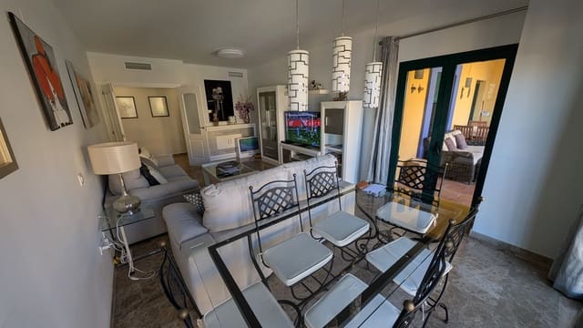 Apartamento de 2 habitaciones en San Pedro de Alcántara Pueblo, Marbella en venta con piscina - 550.000 € (Ref: 9704991)