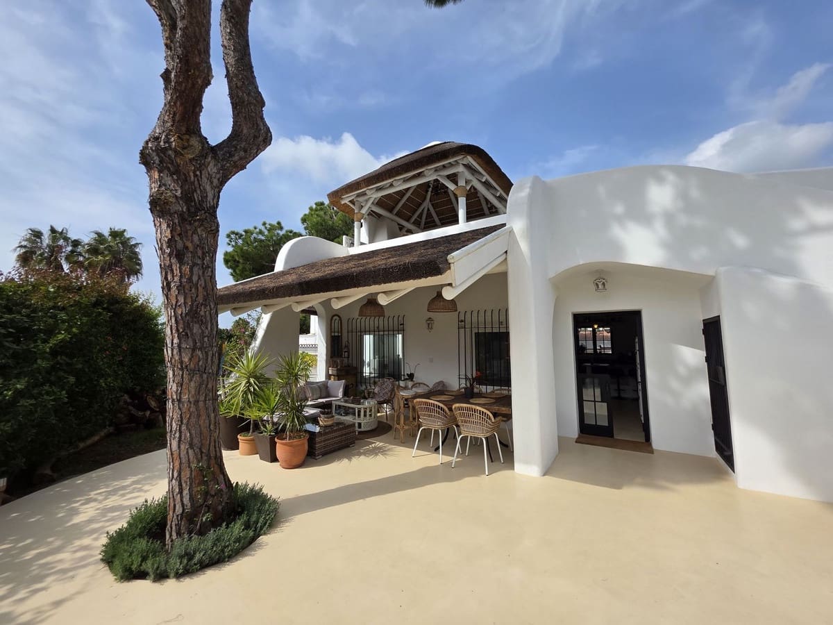 3 quarto Moradia para venda em Calahonda com piscina - 750 000 € (Ref: 9712422)