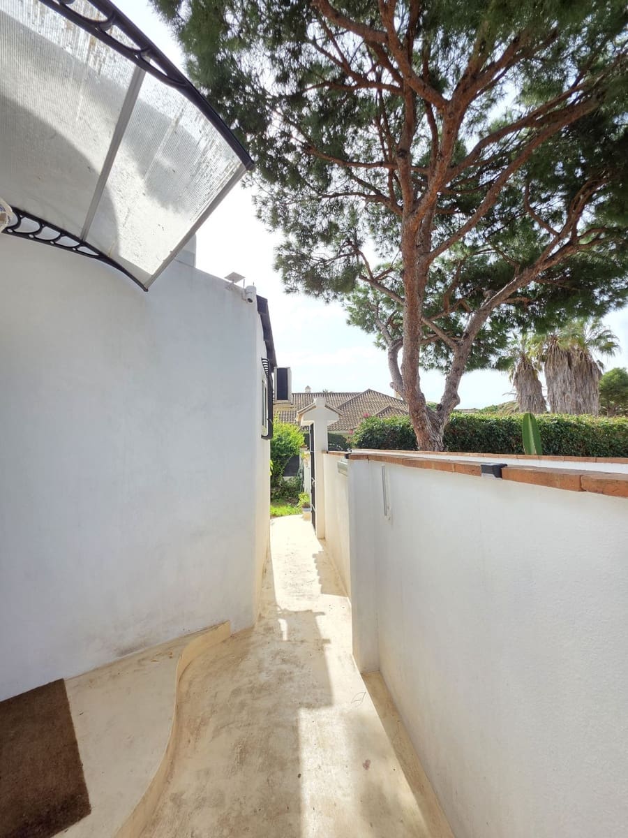 3 quarto Moradia para venda em Calahonda com piscina - 750 000 € (Ref: 9712422)