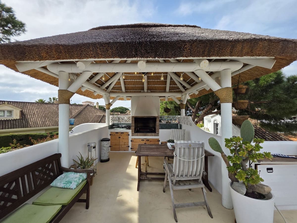 3 quarto Moradia para venda em Calahonda com piscina - 750 000 € (Ref: 9712422)