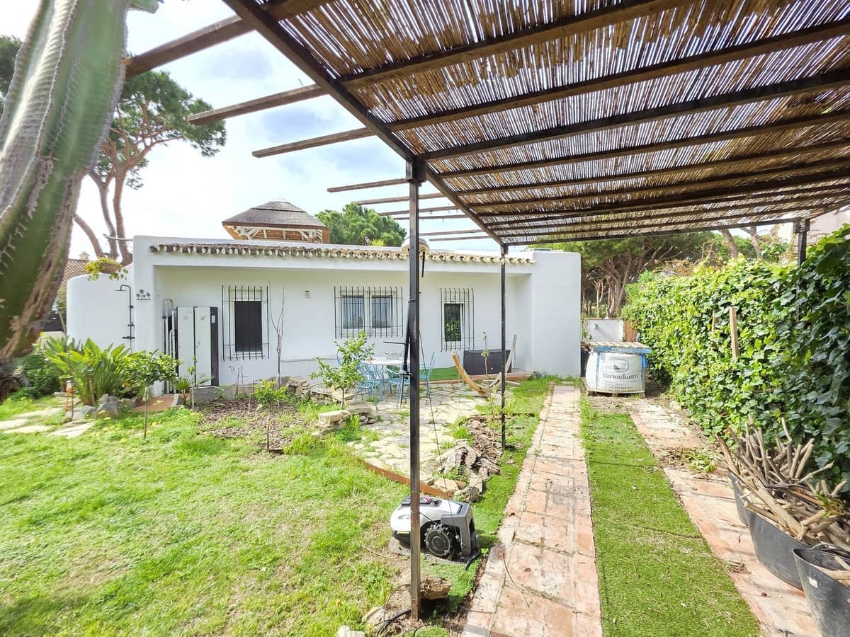 3 quarto Moradia para venda em Calahonda com piscina - 750 000 € (Ref: 9712422)