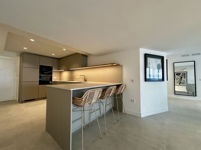 3 slaapkamer Appartement te koop in Casco Antiguo, Marbella met zwembad - € 1.470.000 (Ref: 9712425)