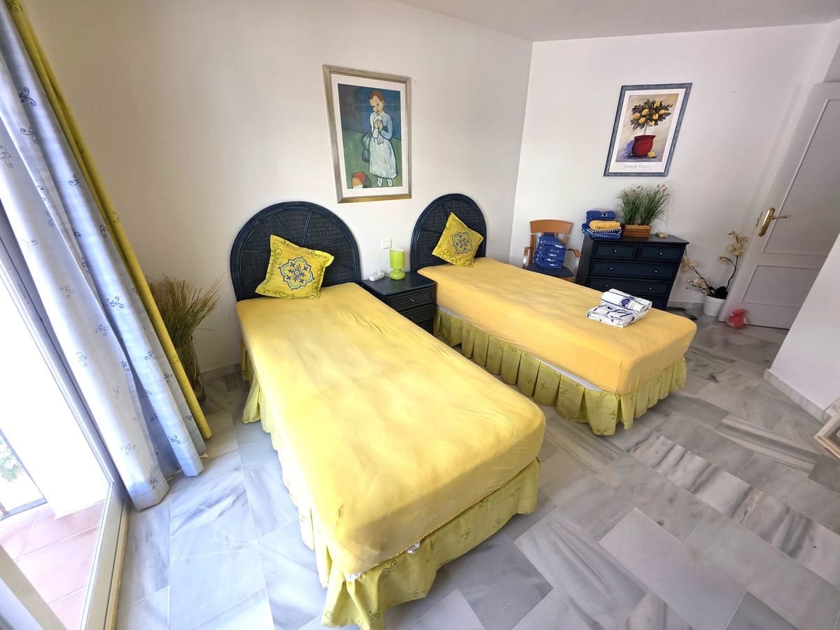 2 sovrum Takvåning till salu i Calahonda med pool - 349 000 € (Ref: 9712428)