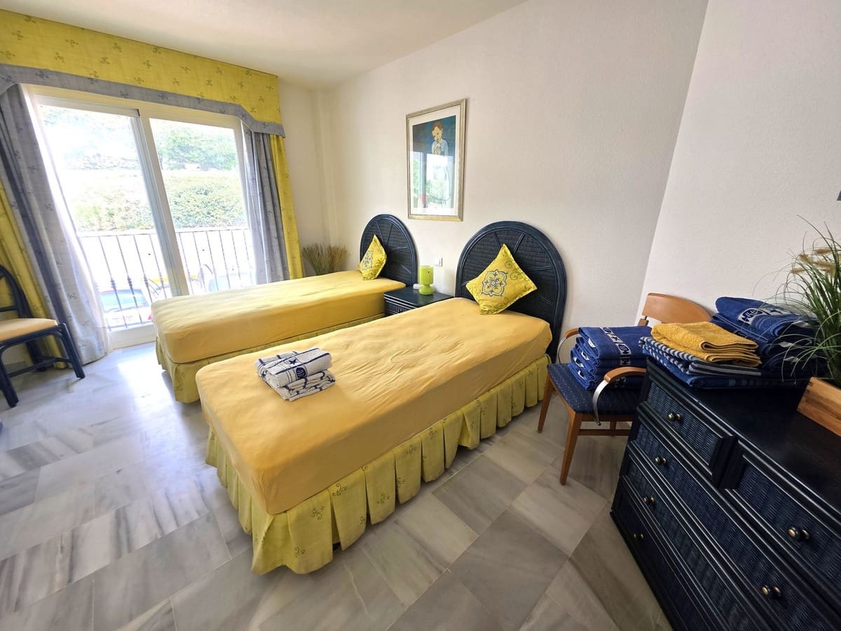 2 sovrum Takvåning till salu i Calahonda med pool - 349 000 € (Ref: 9712428)