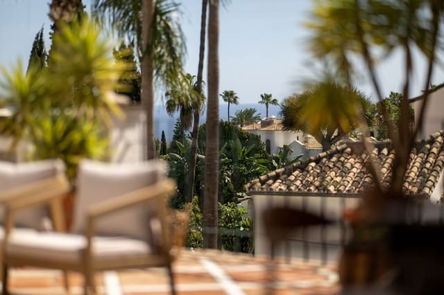 4 sypialnia Dom na sprzedaż w Casco Antiguo, Marbella z basenem - 1 695 000 € (Ref: 9712429)