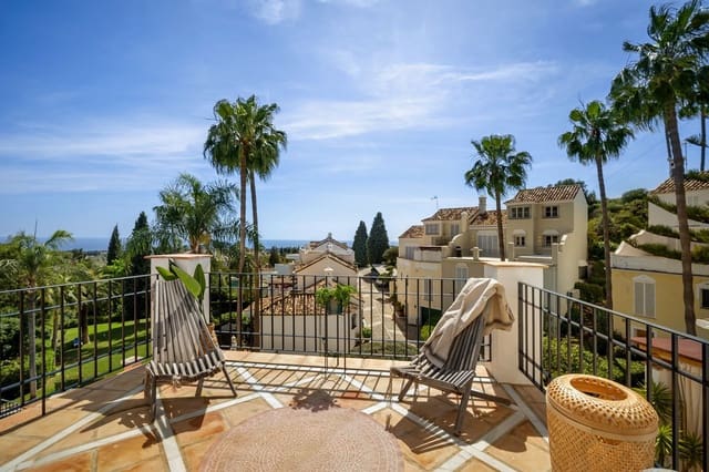 4 sypialnia Dom na sprzedaż w Casco Antiguo, Marbella z basenem - 1 695 000 € (Ref: 9712429)