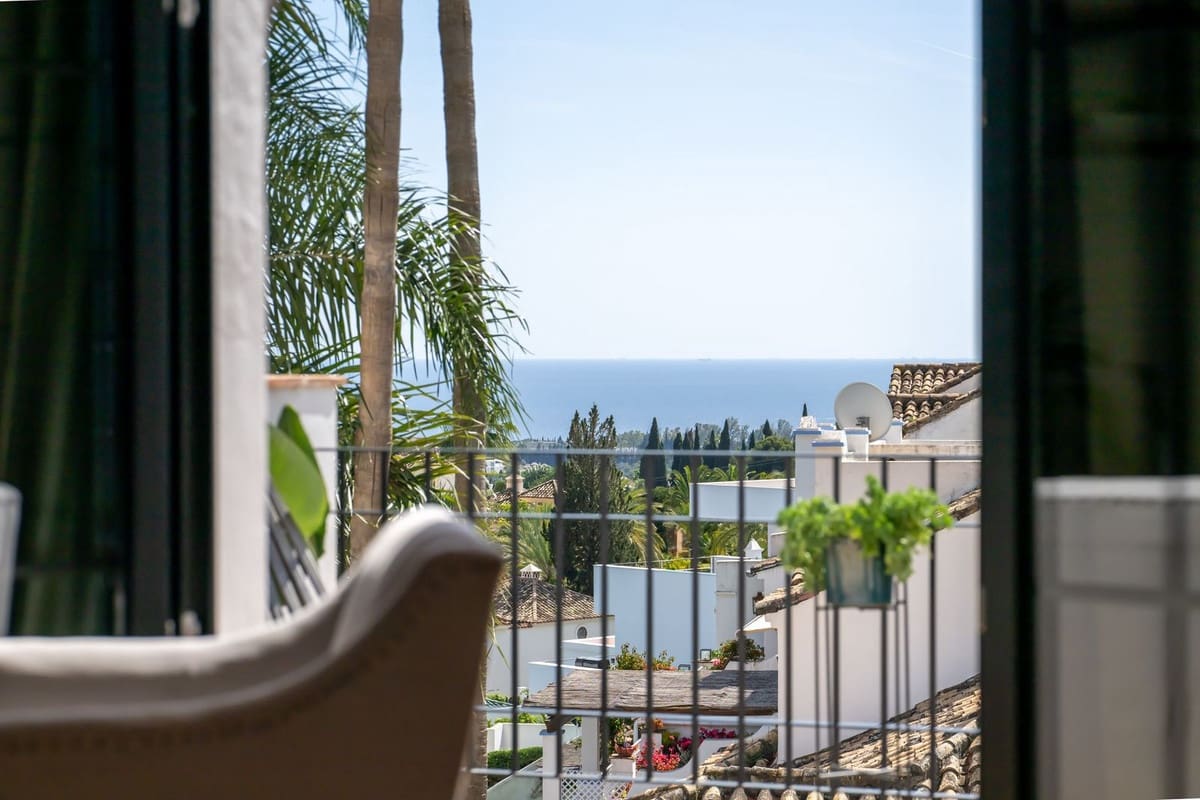 4 sovrum Hus till salu i Marbella med pool - 1 695 000 € (Ref: 9712429)